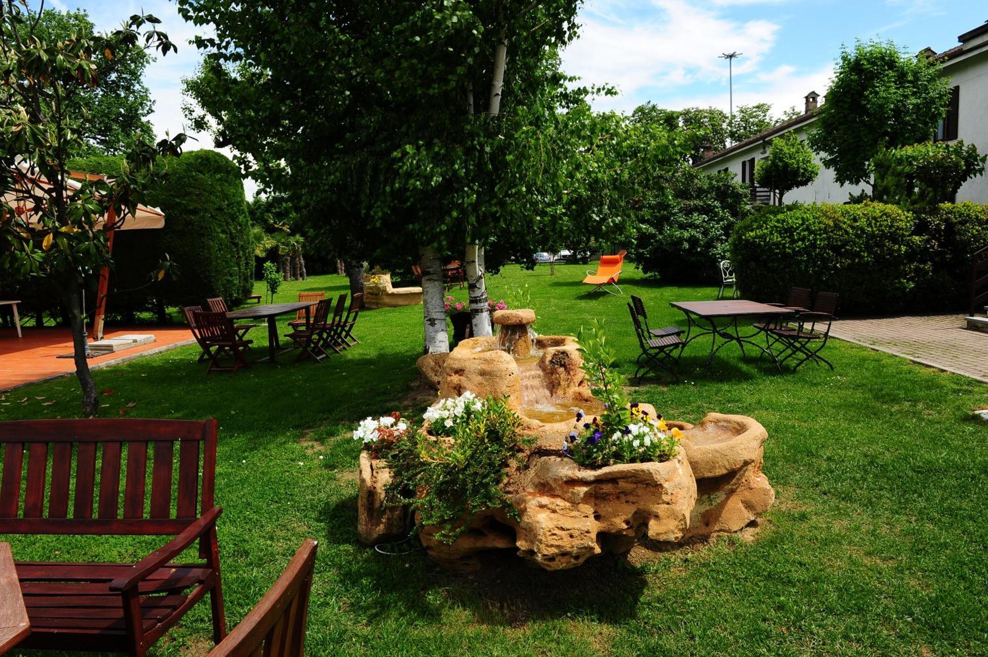 Il Carrettino Country Hotel ตอร์โตนา ภายนอก รูปภาพ
